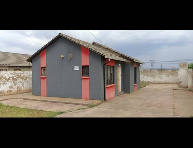 2 BEDROOM HOUSE FOR SALE IN PROTEA GLEN EXT